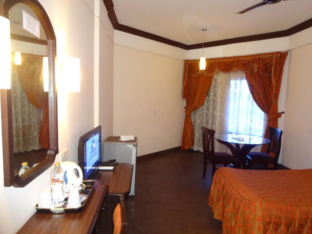 Manuelsons Malabar Palace Кожикоде Экстерьер фото